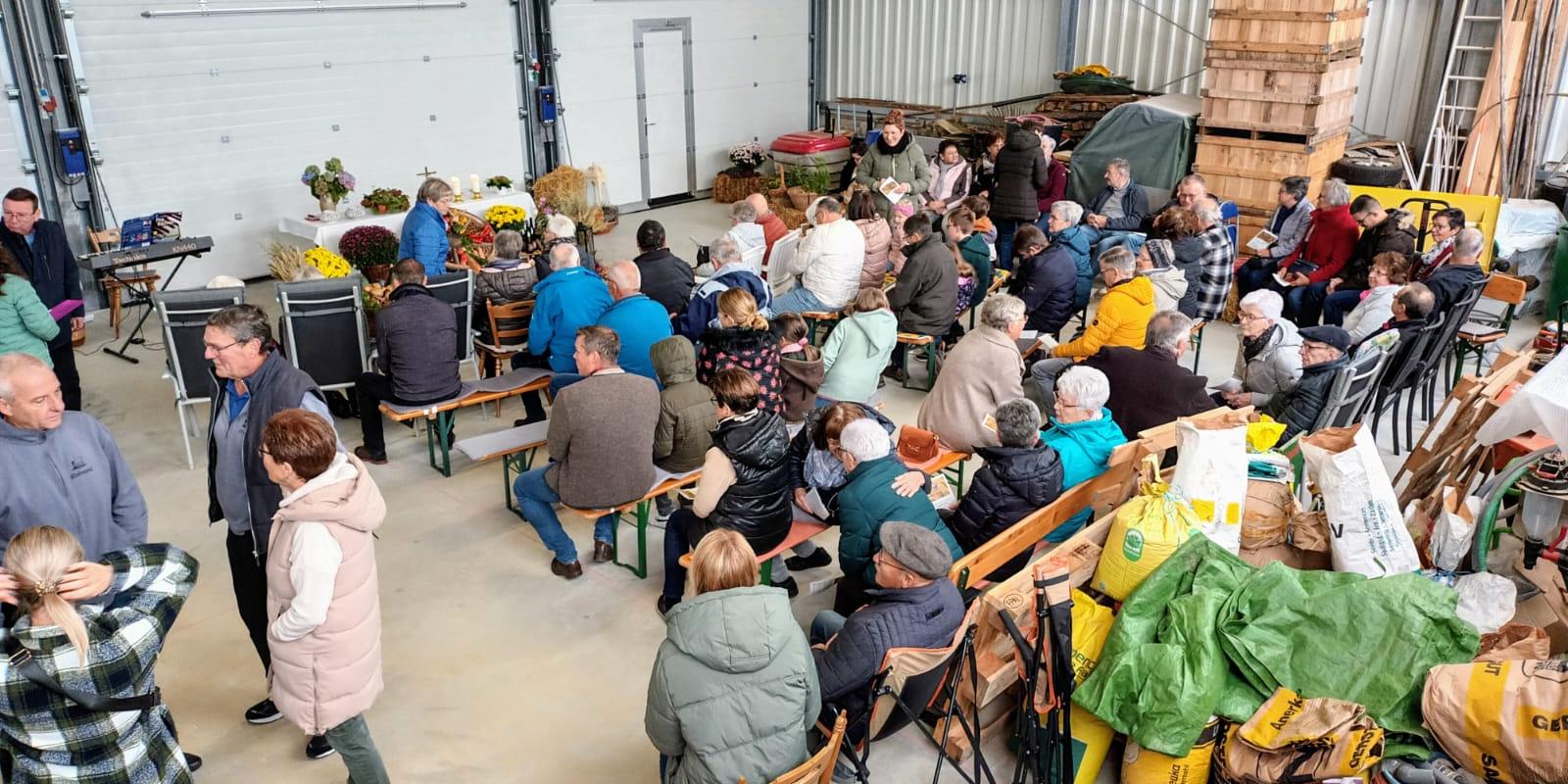In Wahlbach wurde auf einem Bauernhof Erntedank gefeiert (c) St. Lydia In Wahlbach wurde auf einem Bauernhof Erntedank gefeiert