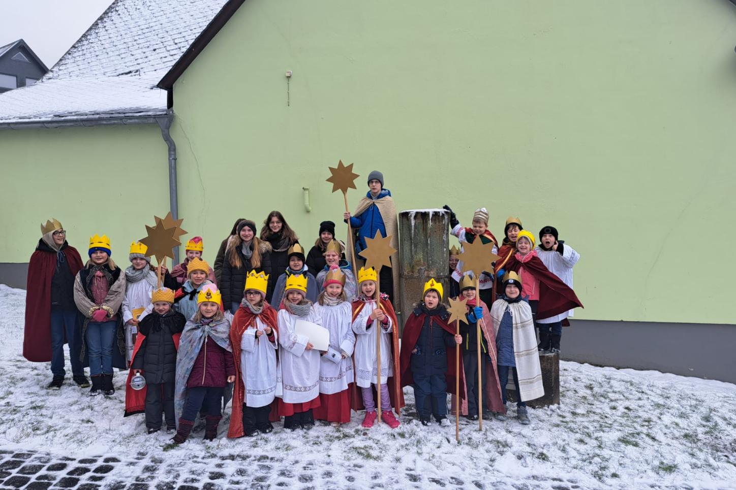 26 Sternsinger waren in Kisselbach unterwegs