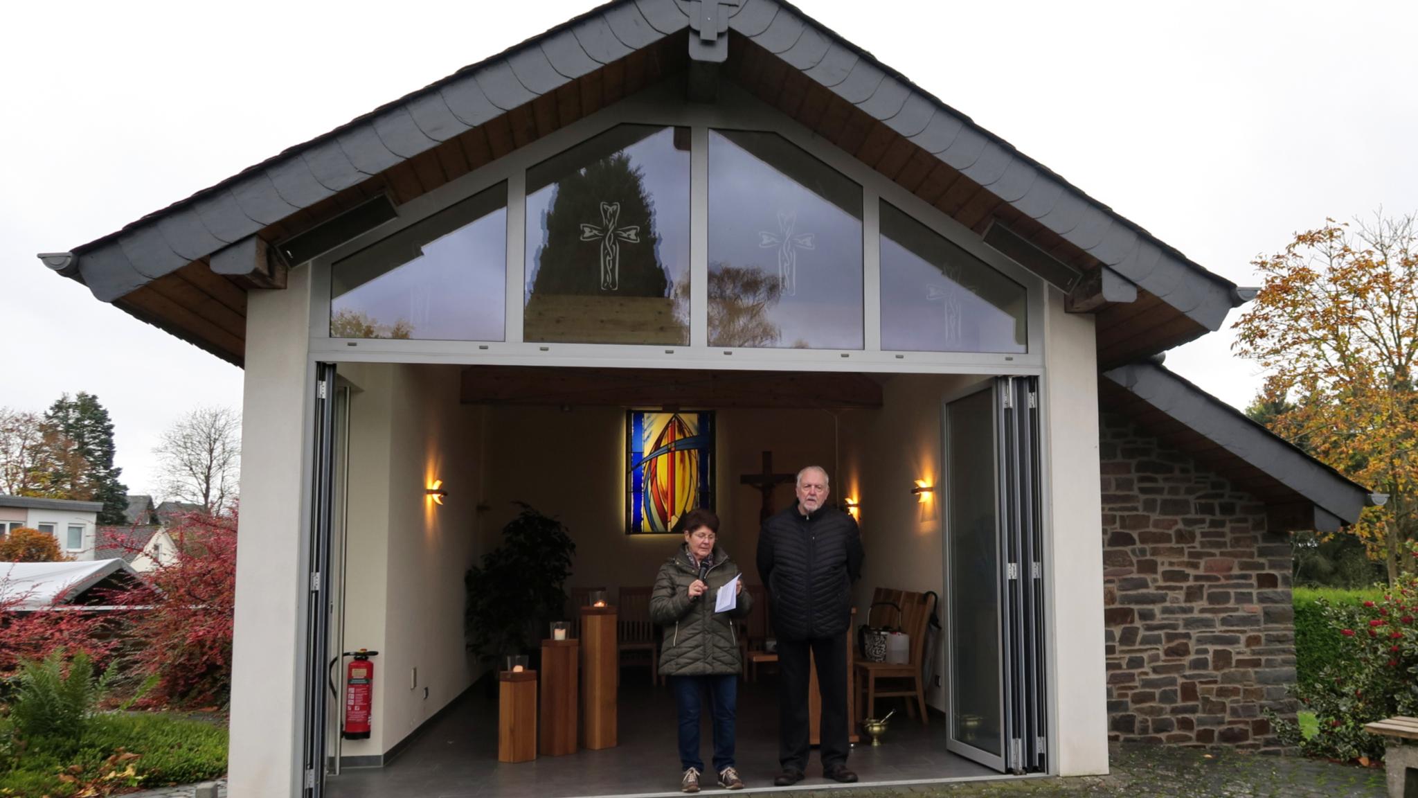 Gottesdiensthelfer gestalteten die Gräbersegnung an Allerheiligen in Liebshausen