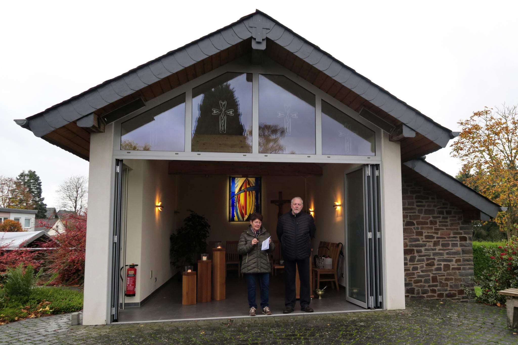 Gottesdiensthelfer gestalteten die Gräbersegnung an Allerheiligen in Liebshausen