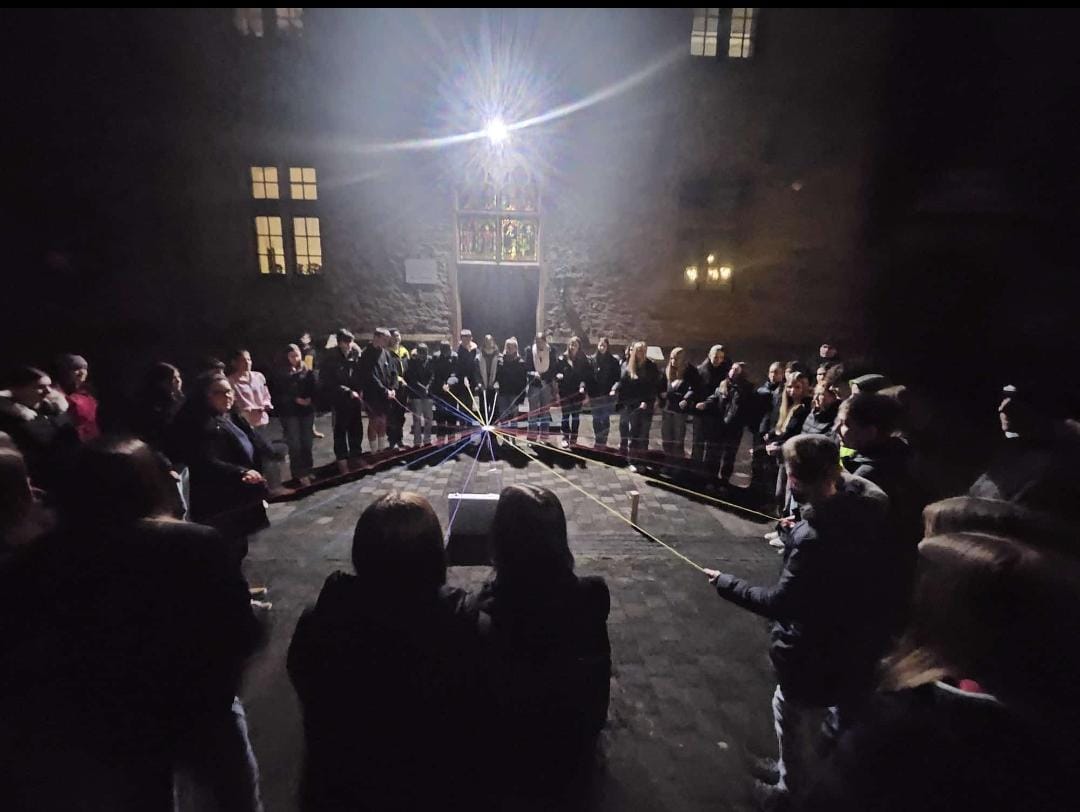 Der Jugendgottesdienst fand in und vor der Marienkapelle statt