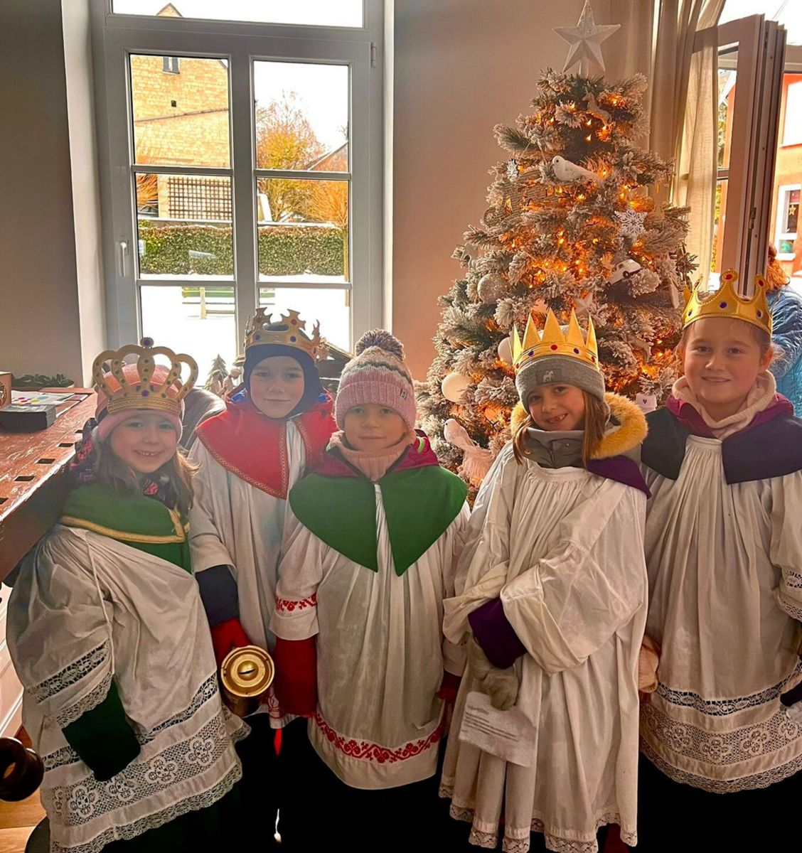 Die Rayerschieder Sternsinger zu Gast im ehemaligen Pfarrhaus