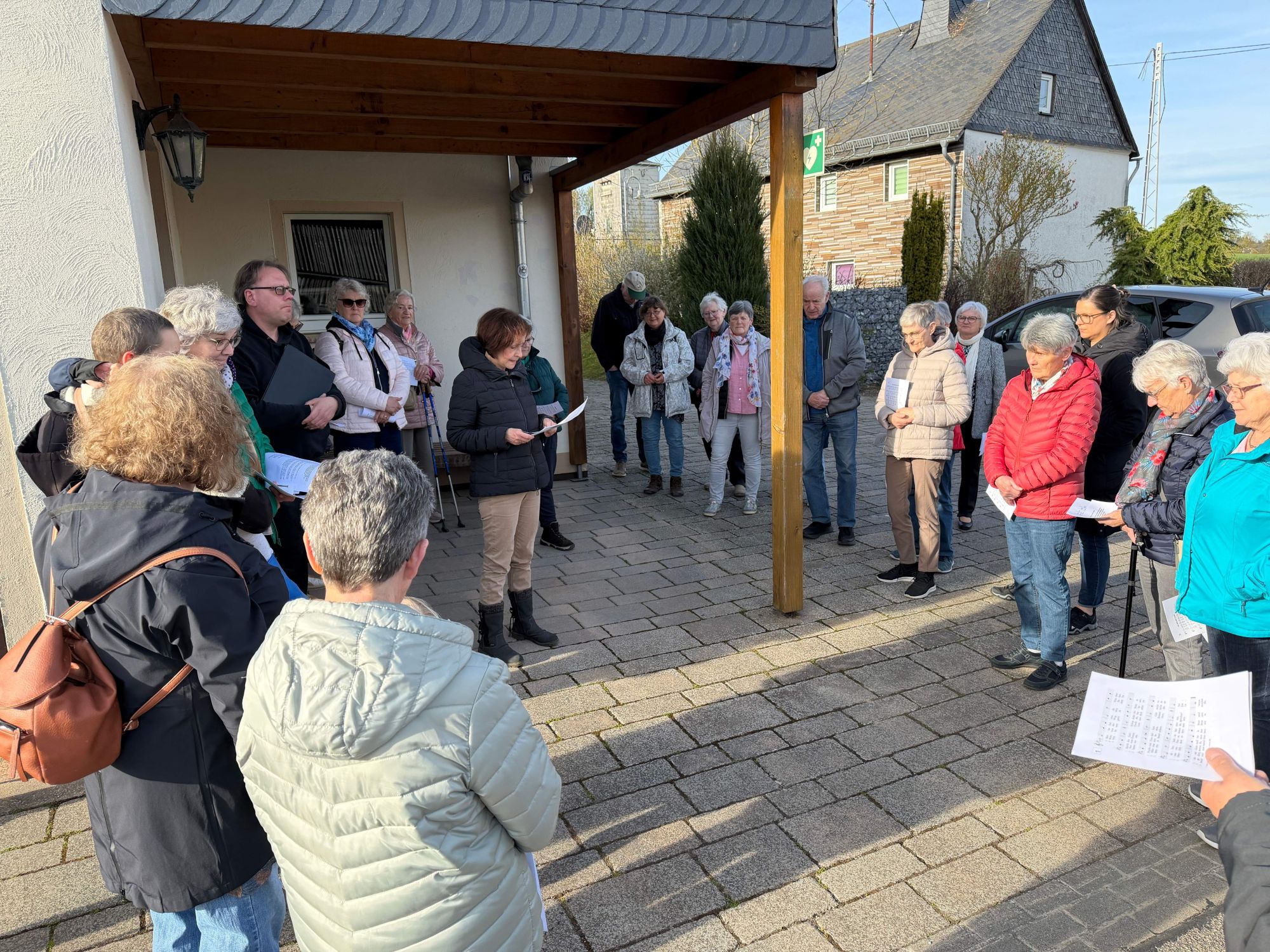 eröffnet wurde der Emmausgang am Gemeindehaus in Benzweiler