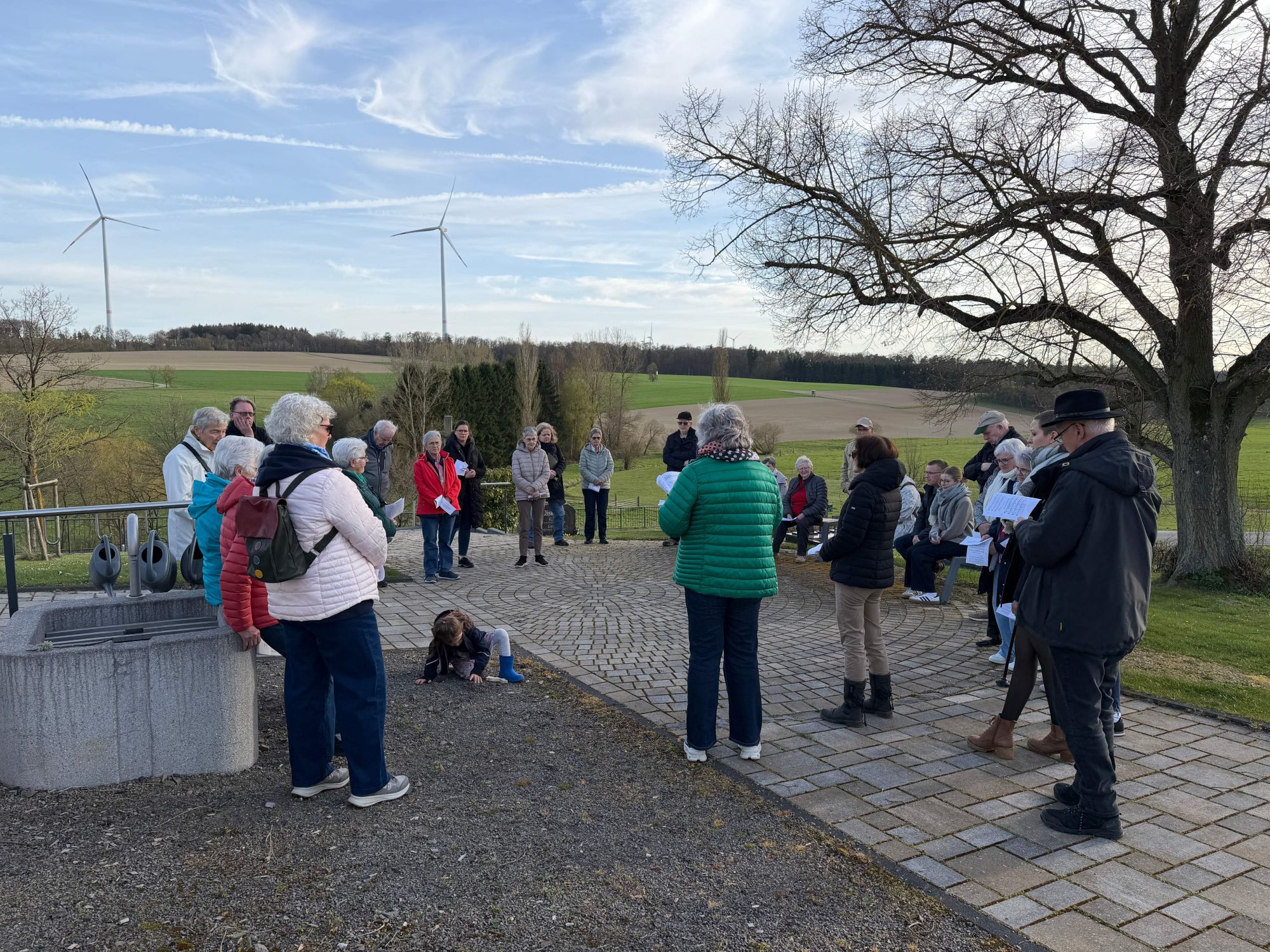 Ruth und Noomi standen im Mittelpunkt der Station auf dem Friedhof