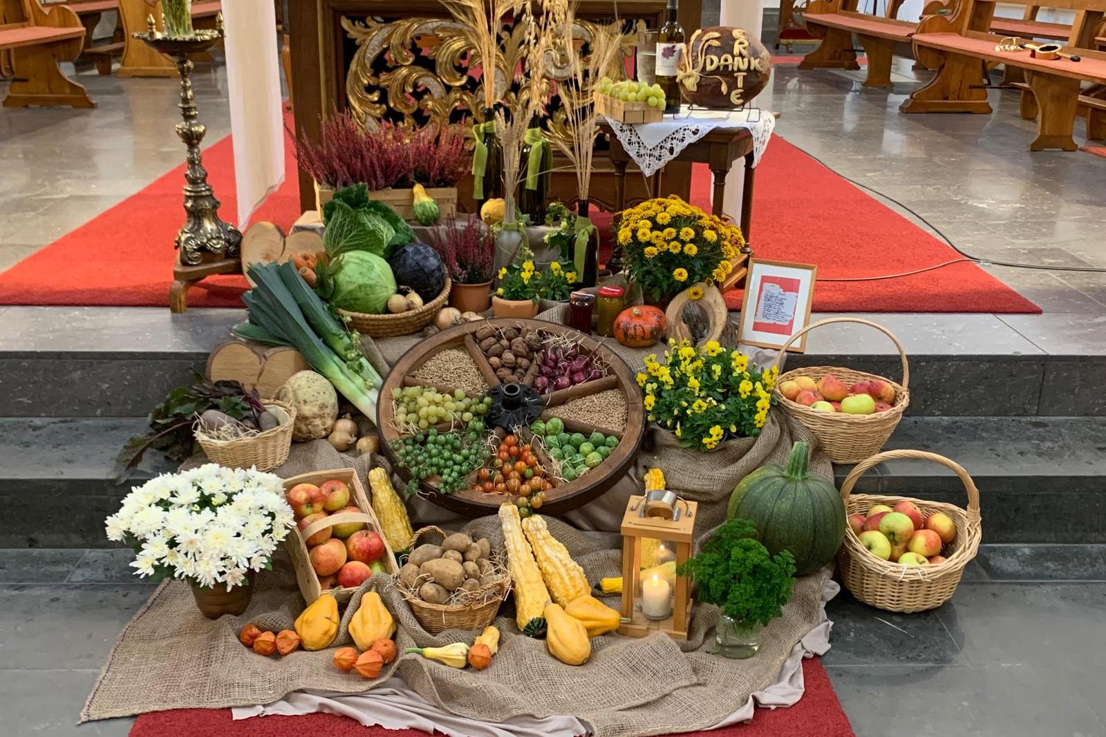 auch in diesem Jahr wurde Erntedank an den verschiedensten Orten in St. Lydia gefeiert