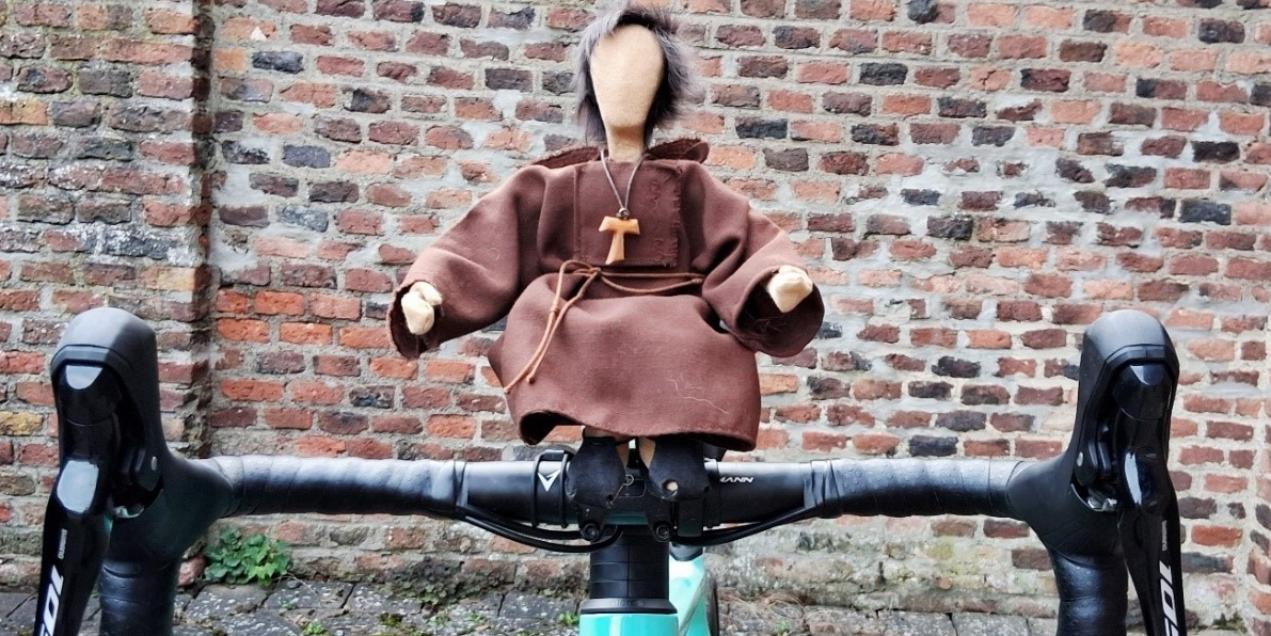 Franziskus fährt Fahrrad