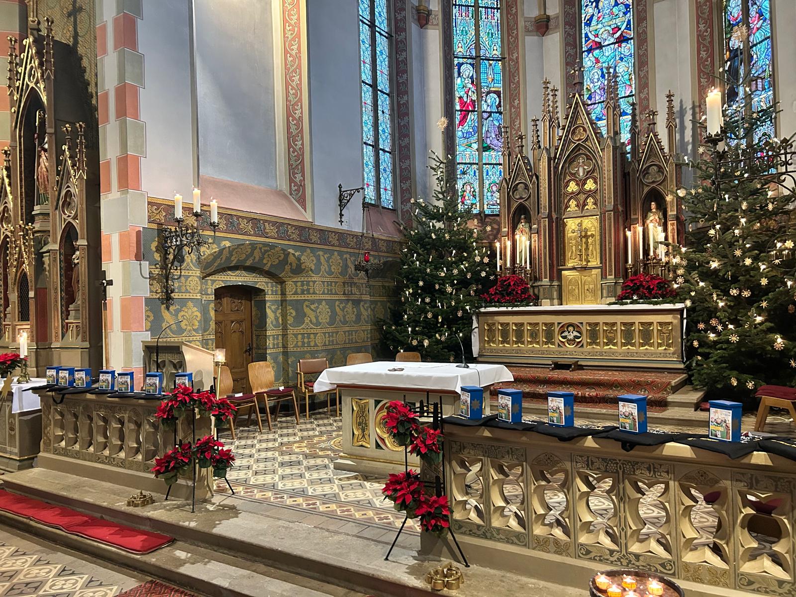 imposant - die Spendendosen vor dem Aussendungsgottesdienst