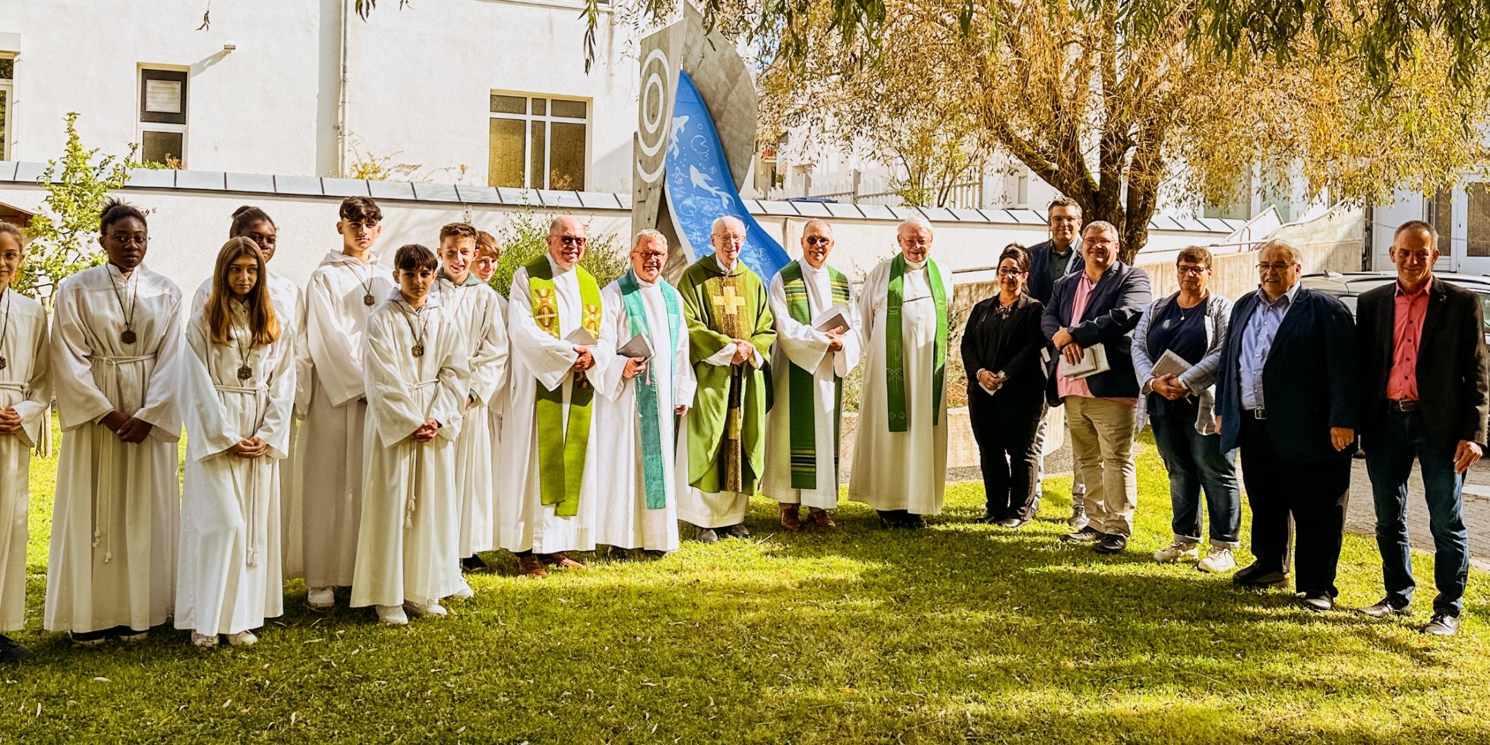 Gruppenbild Priesterjubiläum (c) St. Lydia Gruppenbild Priesterjubiläum
