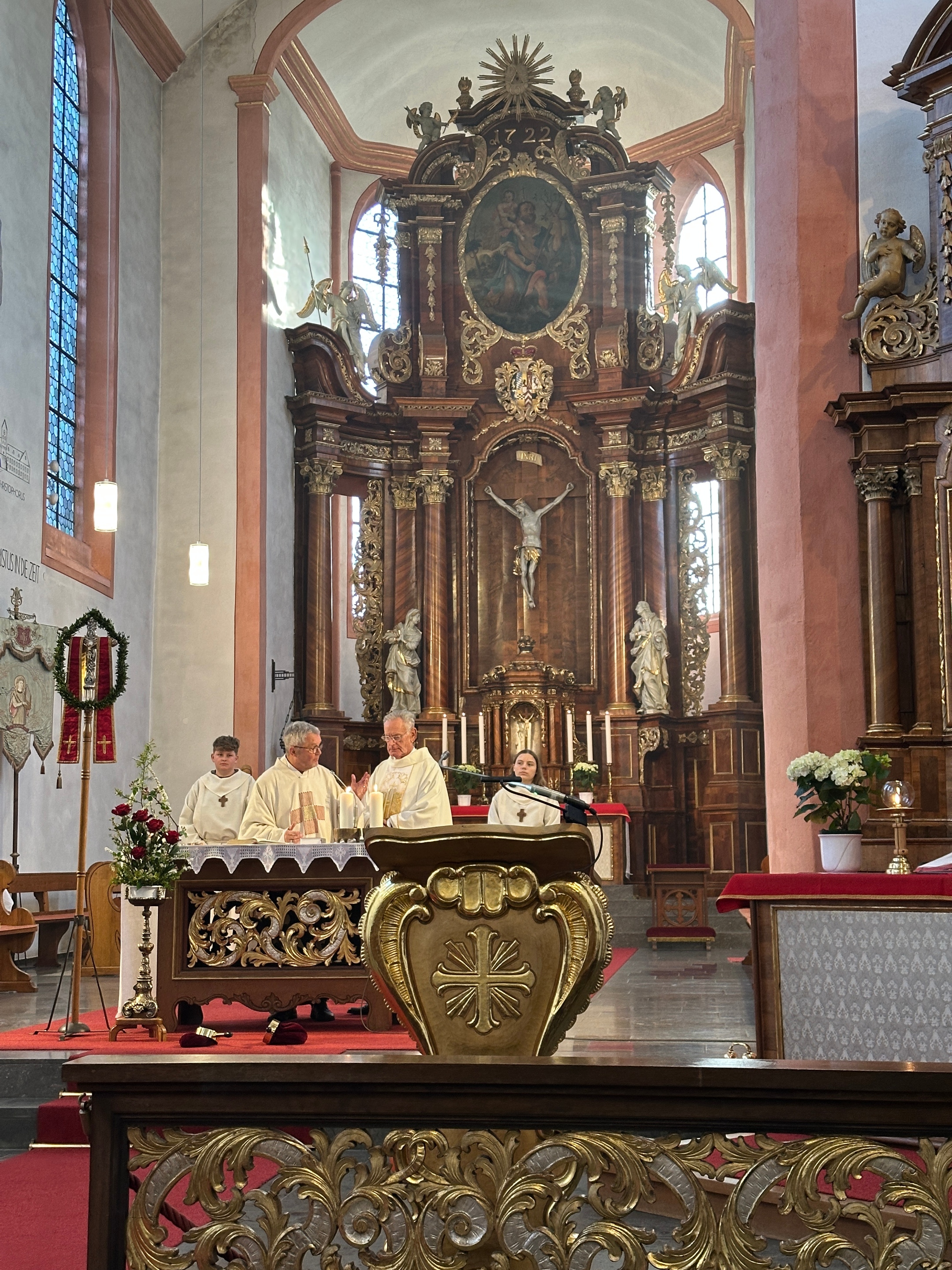 Lutz Schultz und Bernhard Feger feierten mit vielen Gläubigen die Osternacht im Dom (c) Josef Karl Lutz Schultz und Bernhard Feger feierten mit vielen Gläubigen die Osternacht im Dom