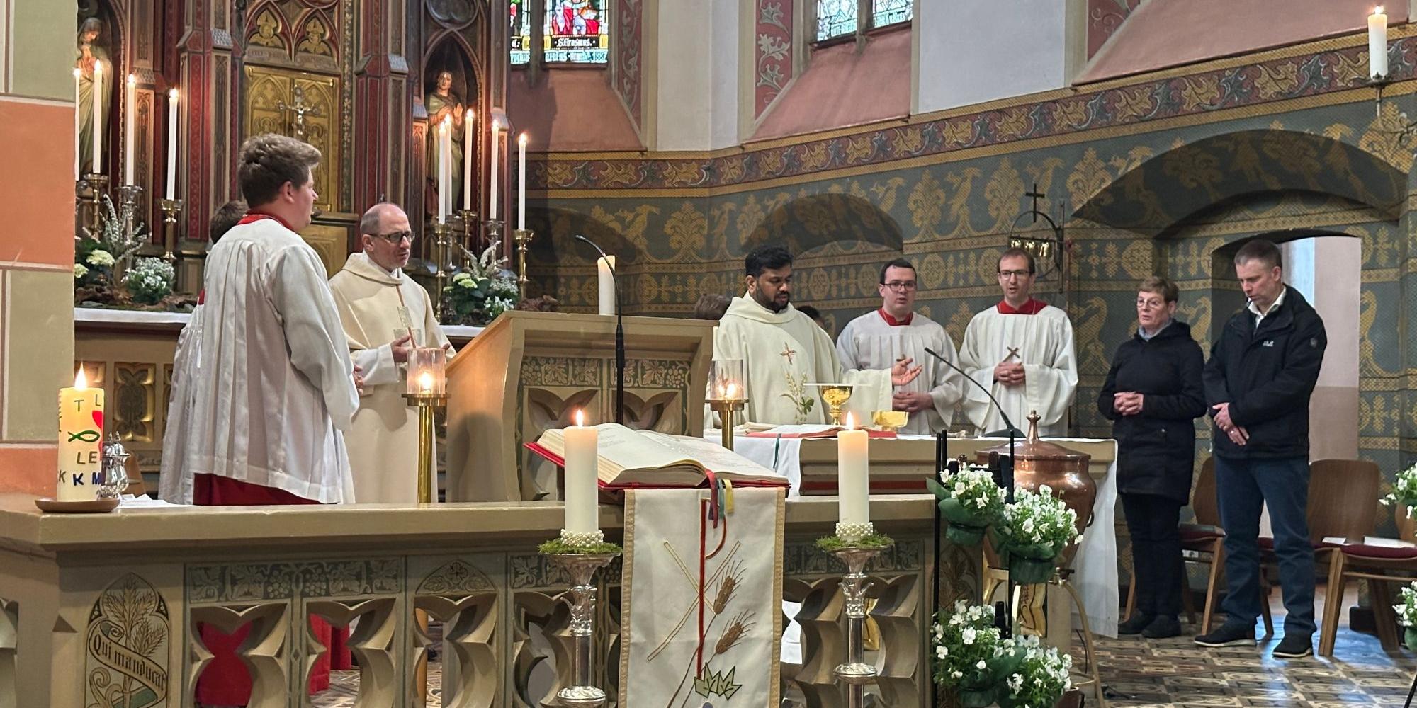 in der Heiligen Messe an Ostermontag wurde auch Papst Franziskus gedacht