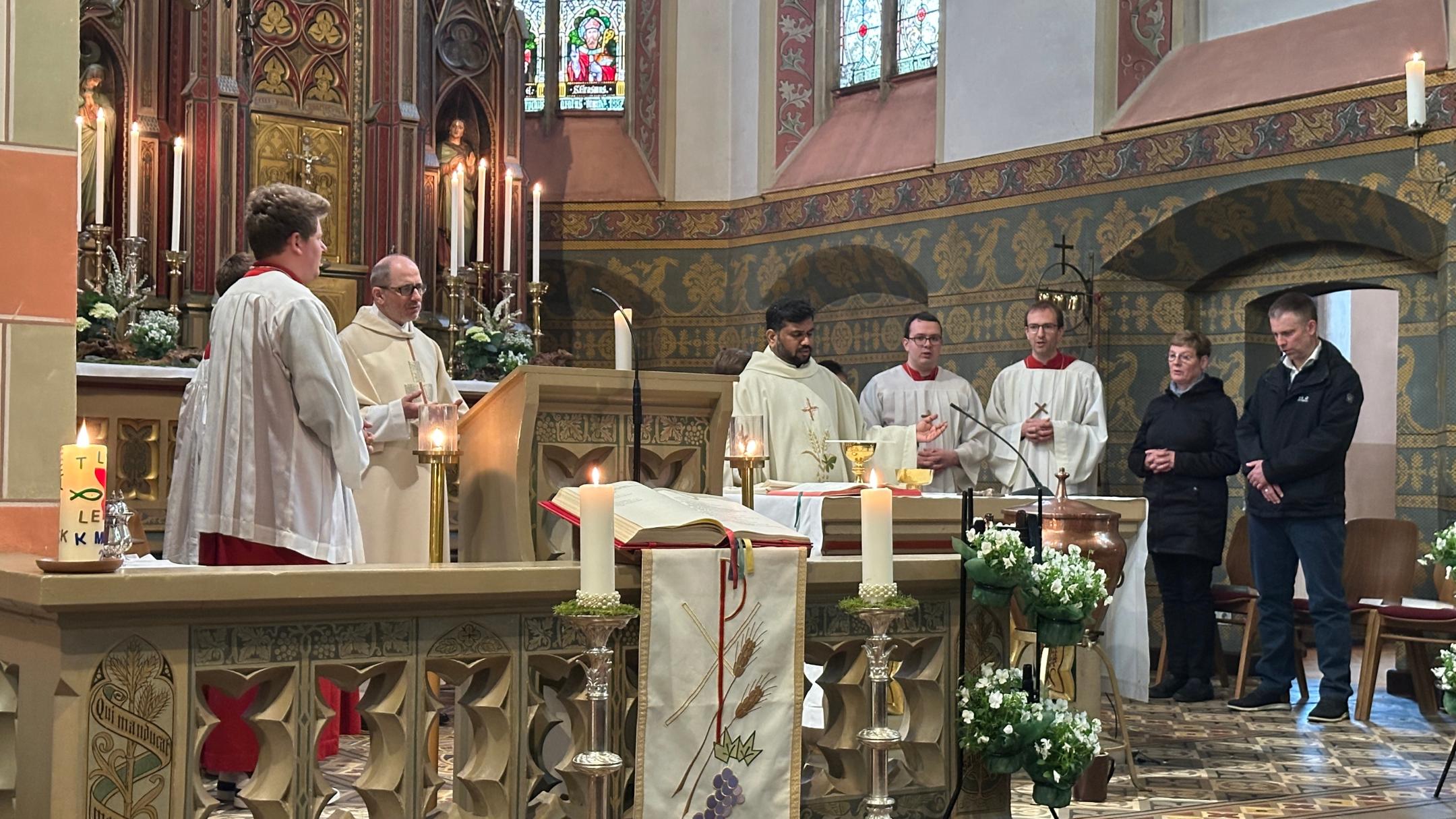 in der Heiligen Messe an Ostermontag wurde auch Papst Franziskus gedacht