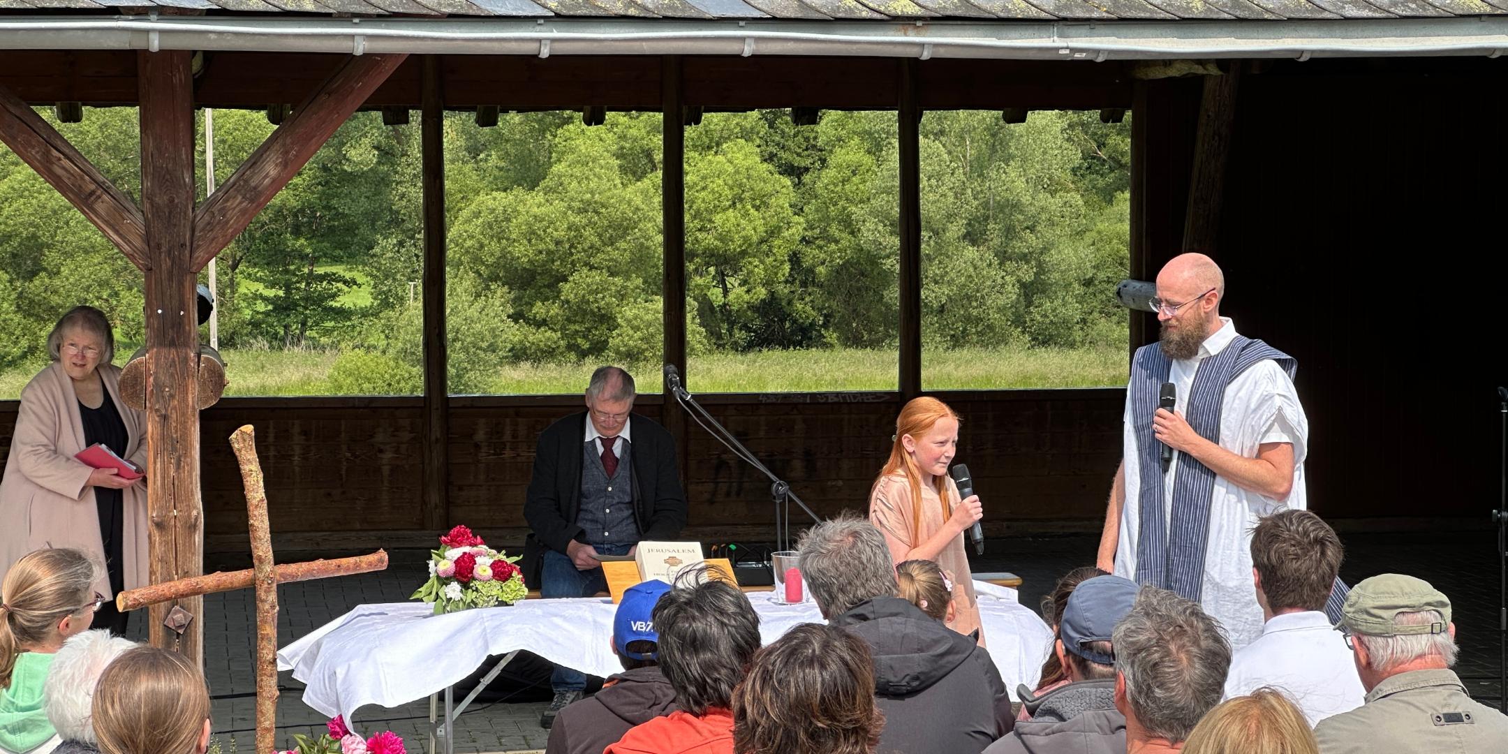 Das Glaubensbekenntnis von Nicea stand im Mittelpunkt des ökumenischen Gottesdienstes am Simmersee (c) Josef Karl Das Glaubensbekenntnis von Nicea stand im Mittelpunkt des ökumenischen Gottesdienstes am Simmersee