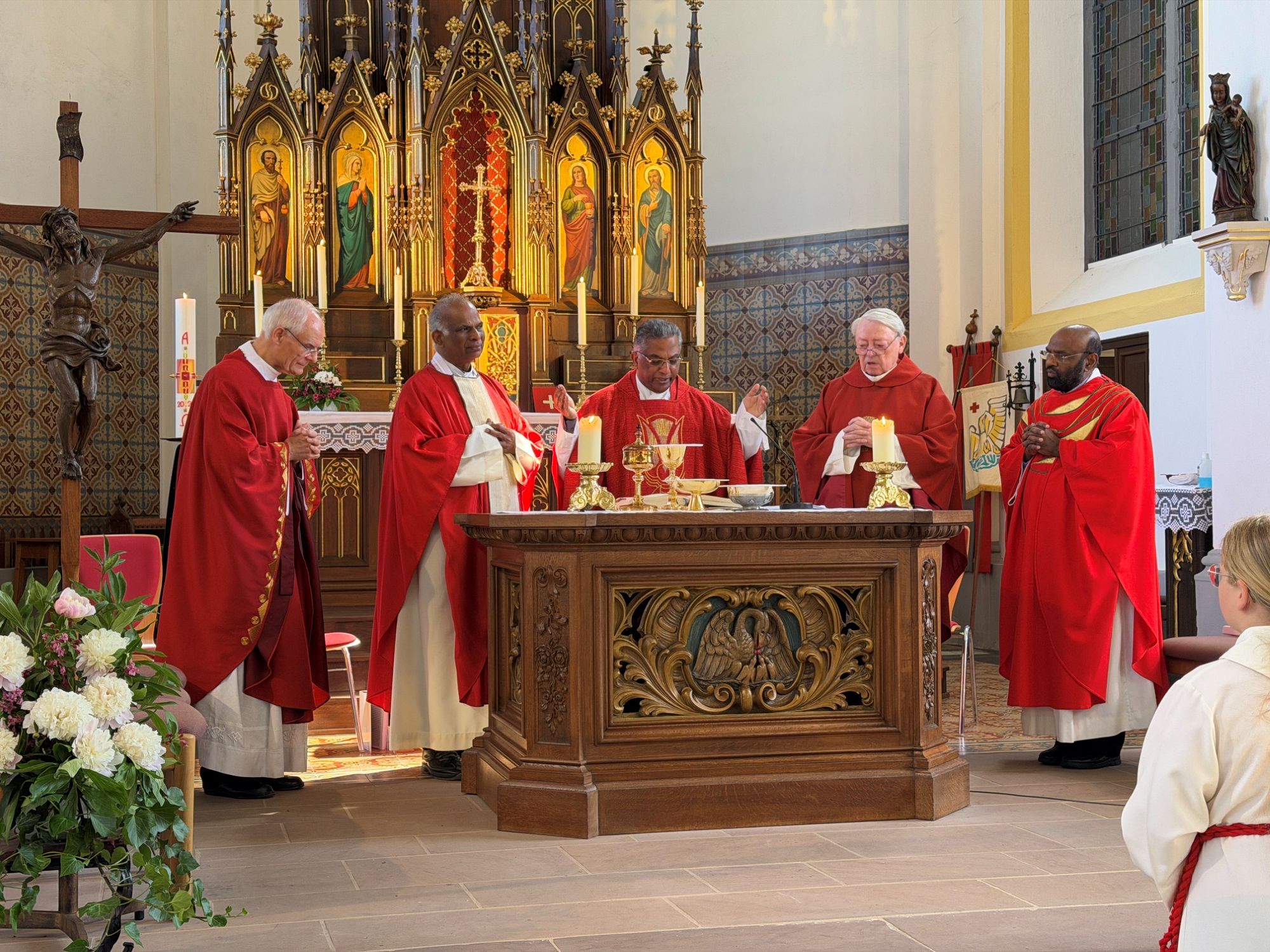 auch Pfarrer i.R Bernhard Fuchs feierte den Gottesdienst mit