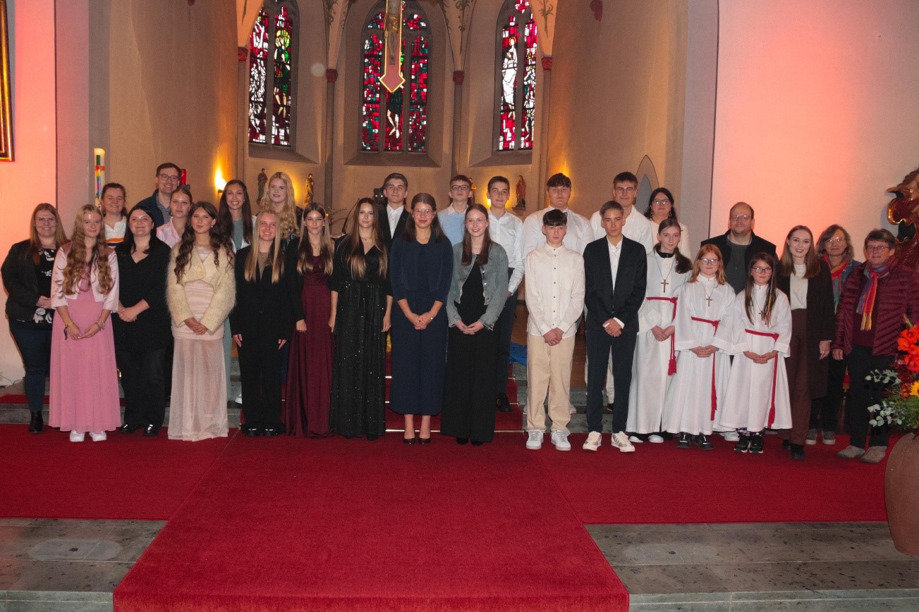 In Biebern wurden 18 Jugendliche gefirmt