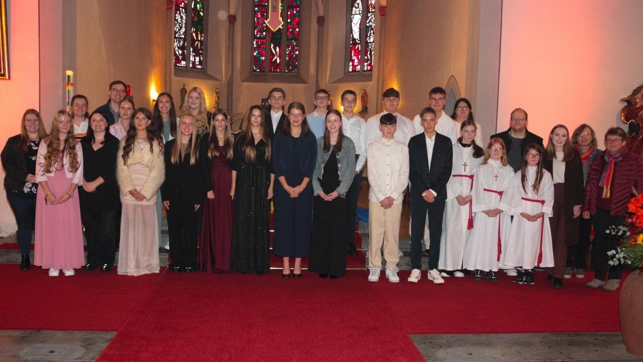 In Biebern wurden 18 Jugendliche gefirmt