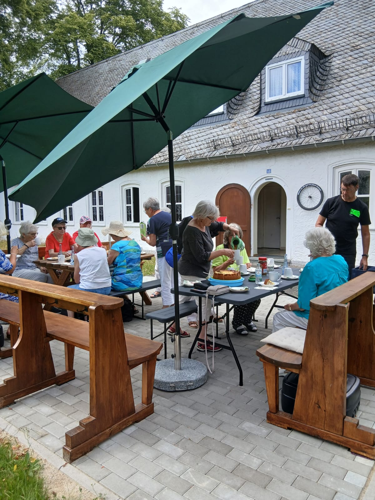 Kaffeerunde mit den kfd-Frauen (c) Pia Jahn Kaffeerunde mit den kfd-Frauen