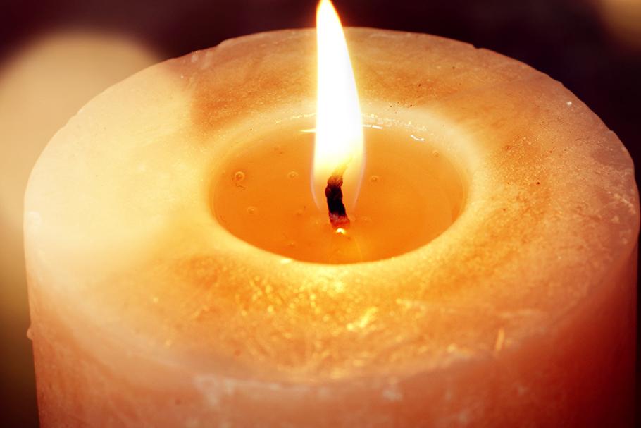 Kerze für Pfarrer Thomas Schneider