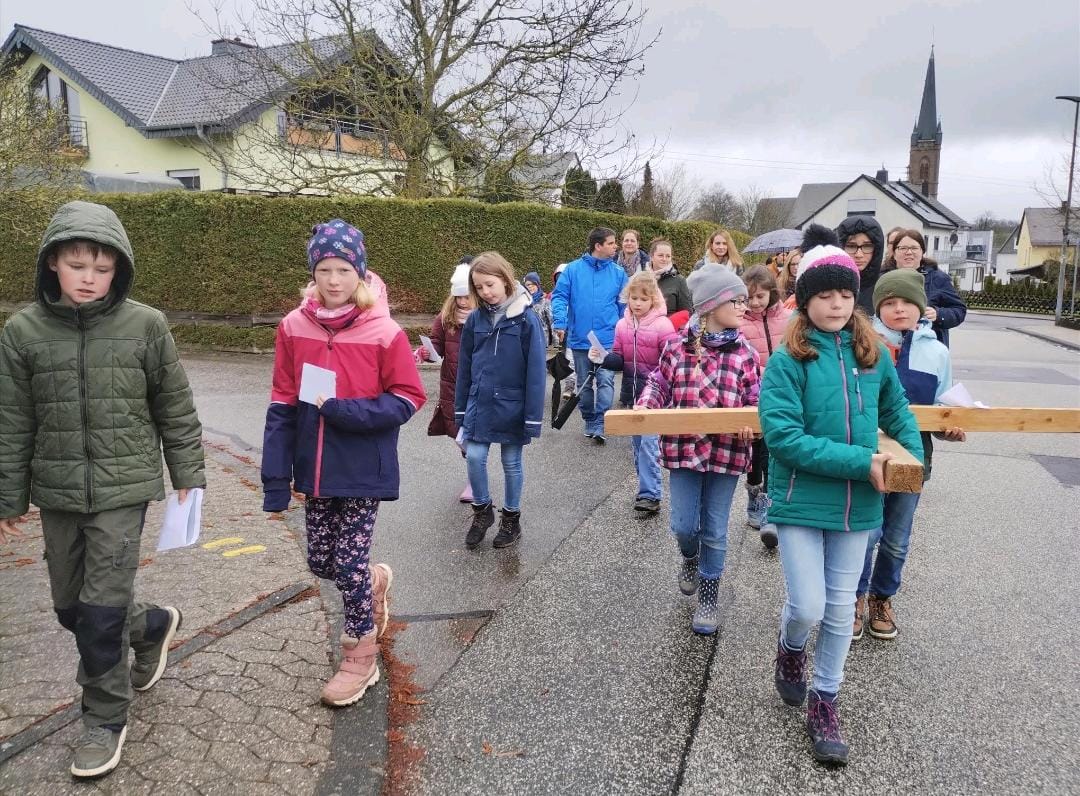 Kinderkreuzweg 1 (c) St. Lydia Kinderkreuzweg 1