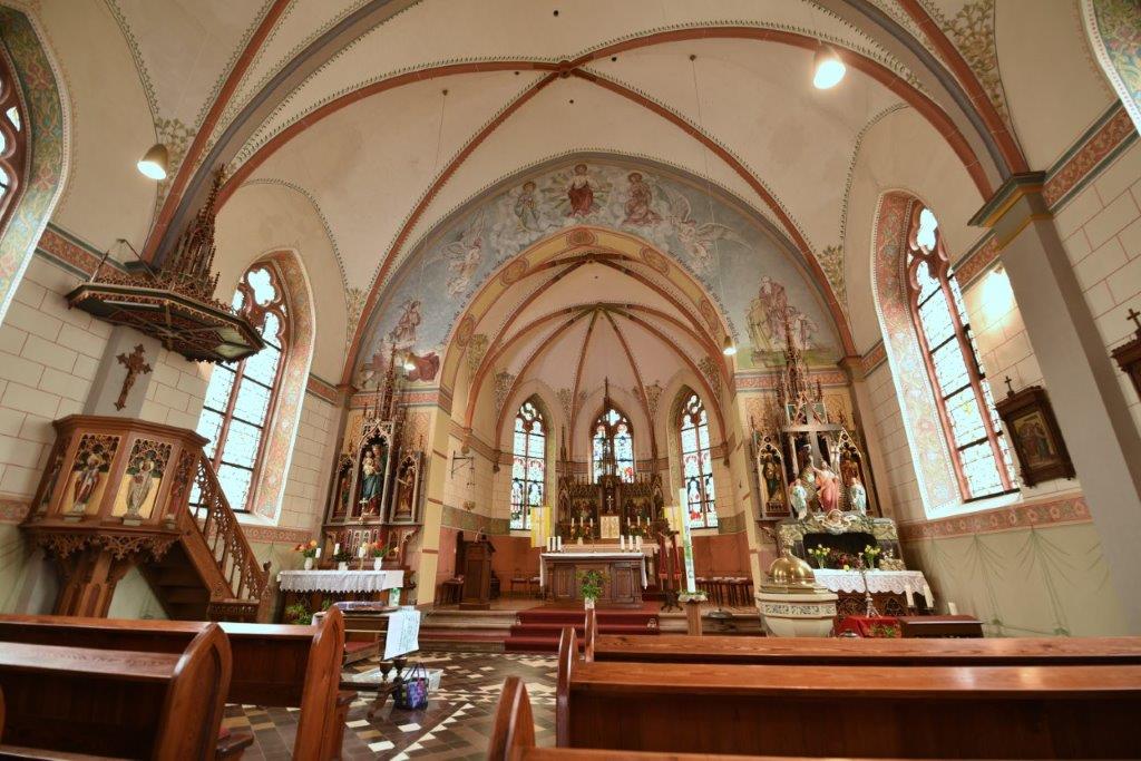 Kirche_innen_Rayerschied_2