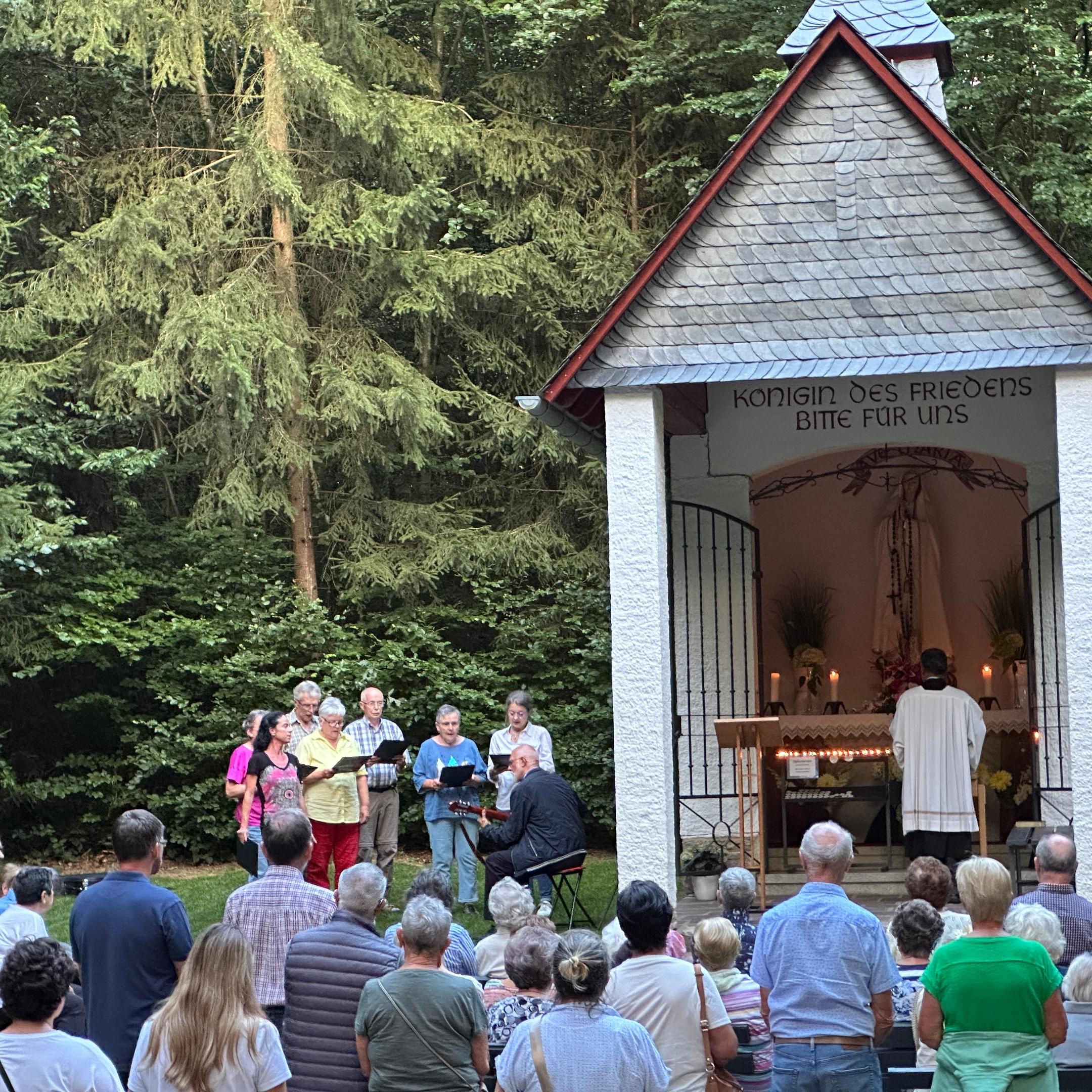 Lichterprozession zur Waldkapelle