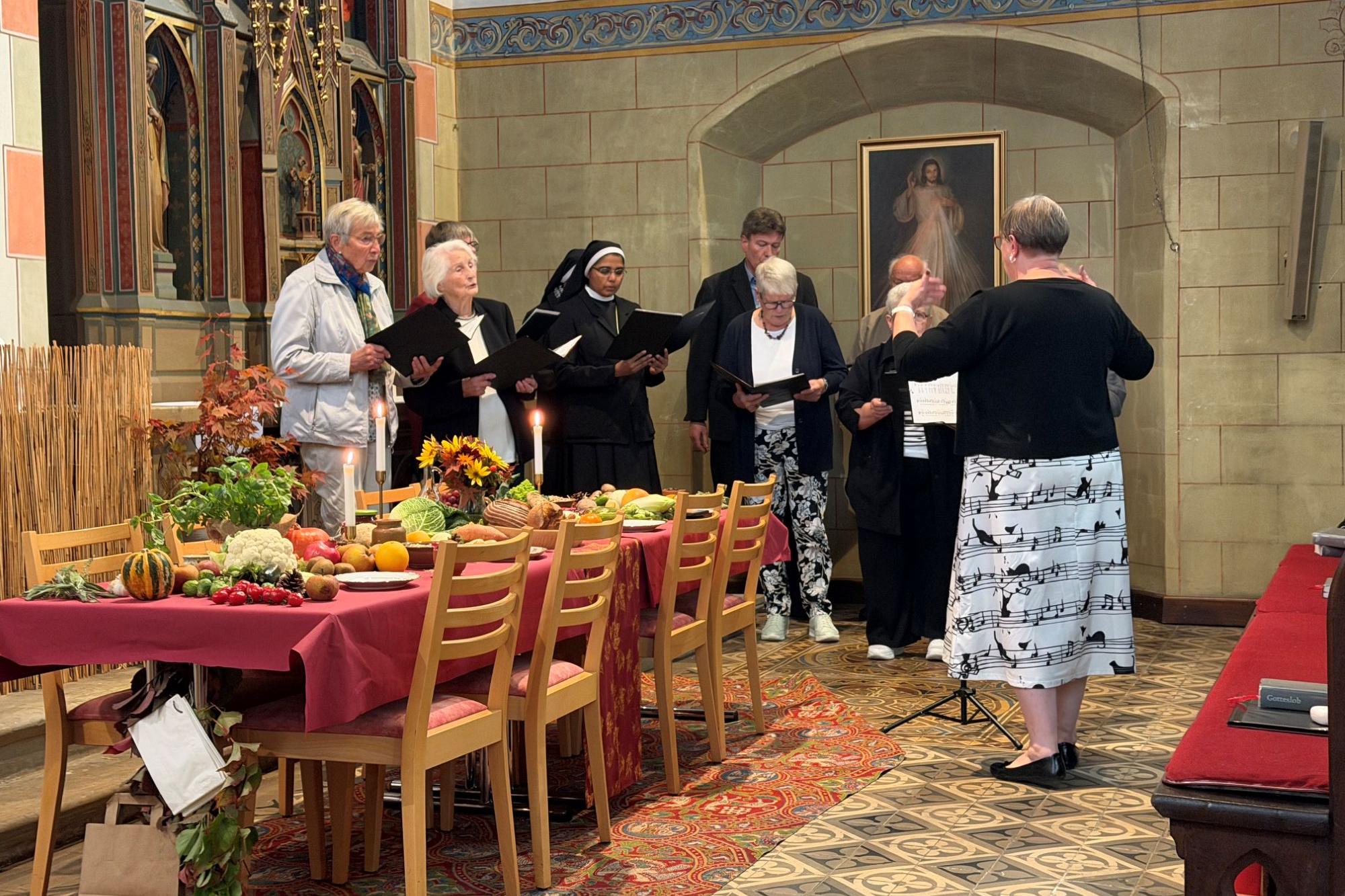 Kirchenchor Rheinböllen 2026 mit Chorleiterin Christine Scheffler