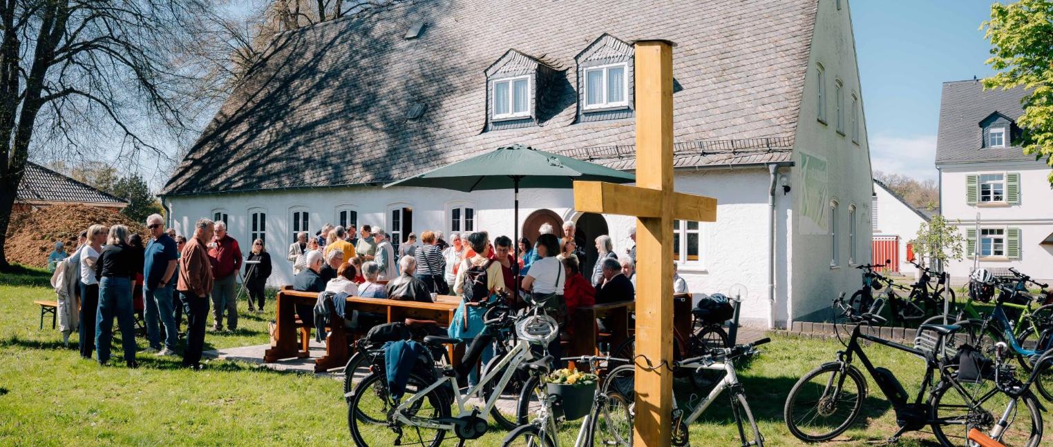 Weihbischof Brahm kommt zur RADWEG-Kapelle