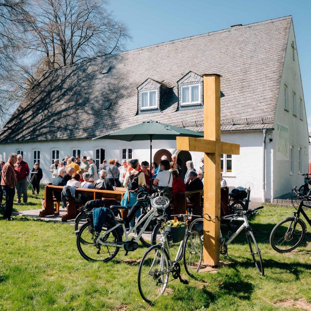Weihbischof Brahm kommt zur RADWEG-Kapelle