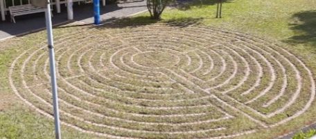 Labyrinth im Pfarrgarten