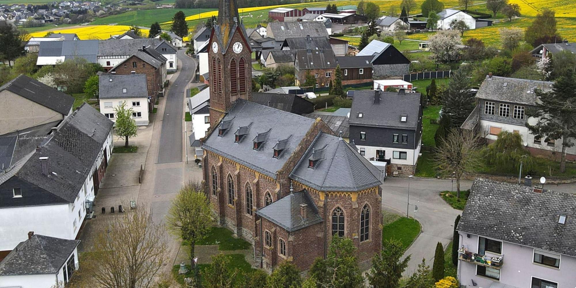 Luftbildaufnahme St. Johannes Nepomuk Rayerschied