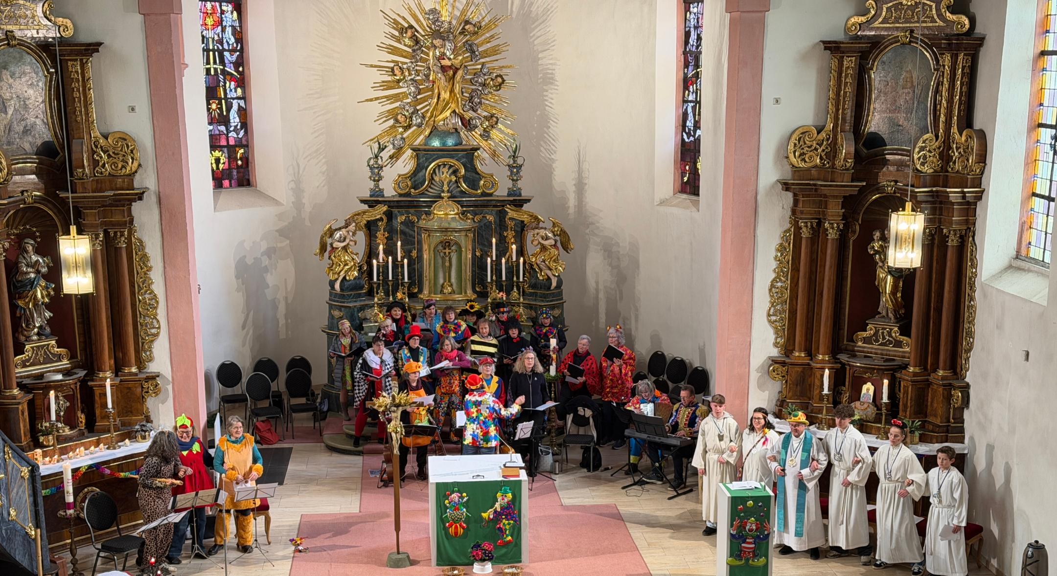 Musikalisch wurde der Gottesdienst vom Singkreis Simmern unter der Leitung von Andrea Jansen (c) Josef Karl Musikalisch wurde der Gottesdienst vom Singkreis Simmern unter der Leitung von Andrea Jansen