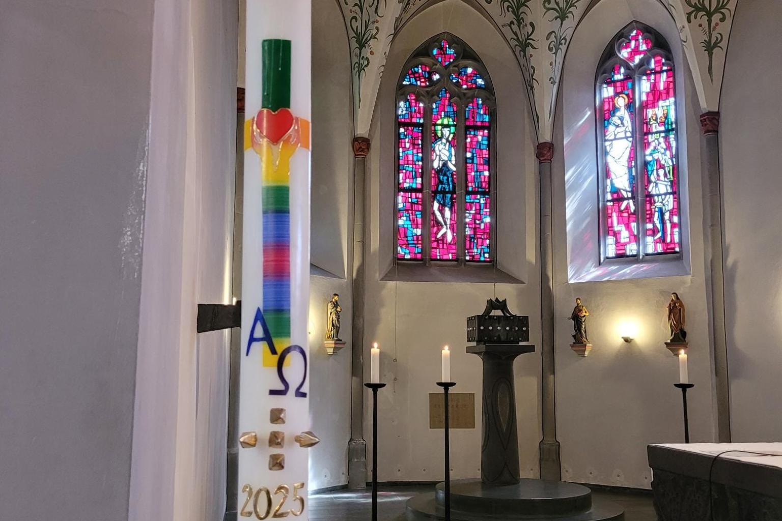 Osterkerze in Biebern