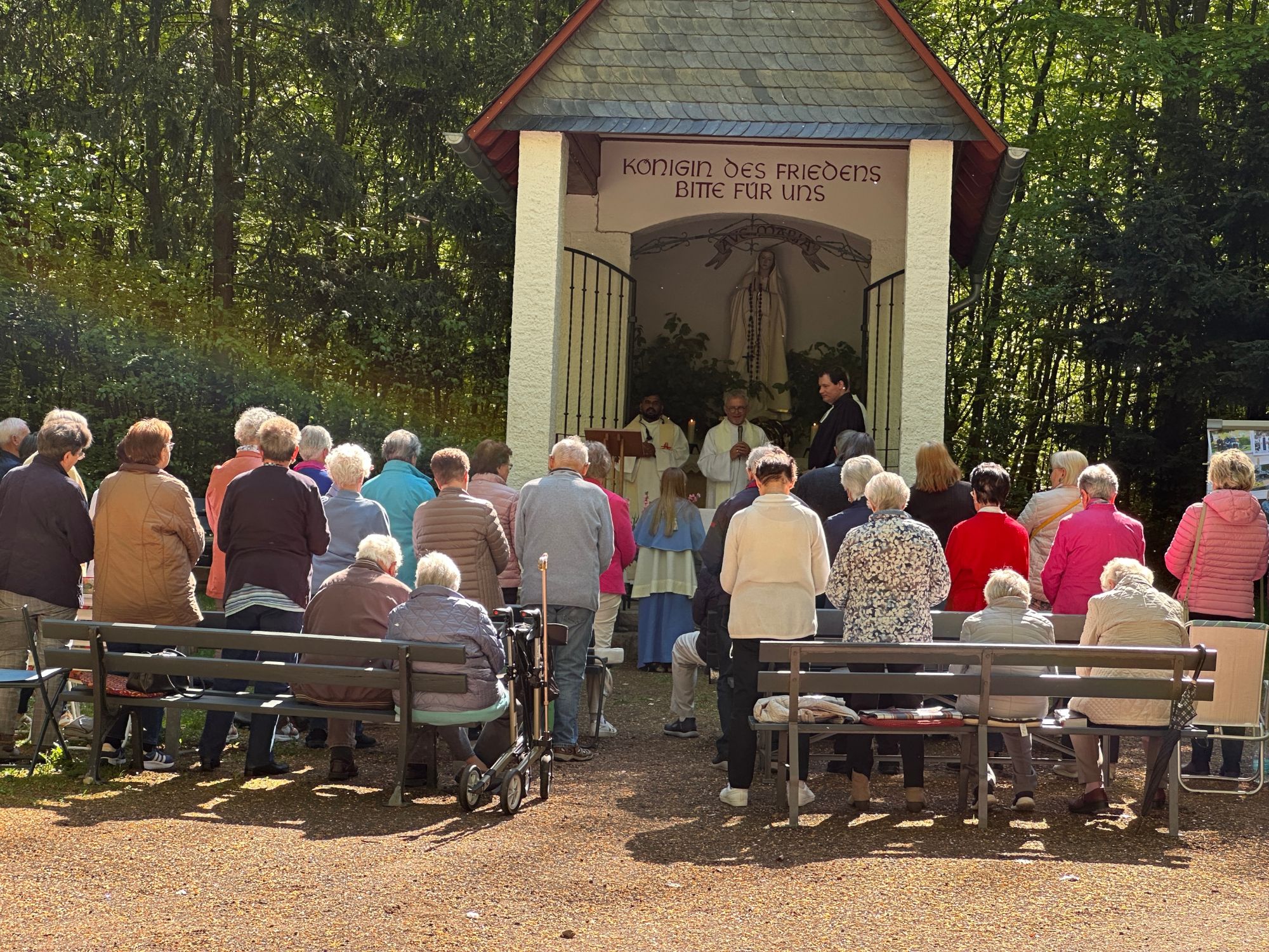 Pfarrer Benjamin Engers und Pfarrer Wolfgang Jöst wirkten beim Gottesdienst mit