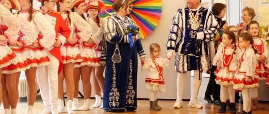 Mit dabei war auch das Prinzenpaar und die Showtanzgruppe des KVS