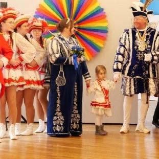 Mit dabei war auch das Prinzenpaar und die Showtanzgruppe des KVS