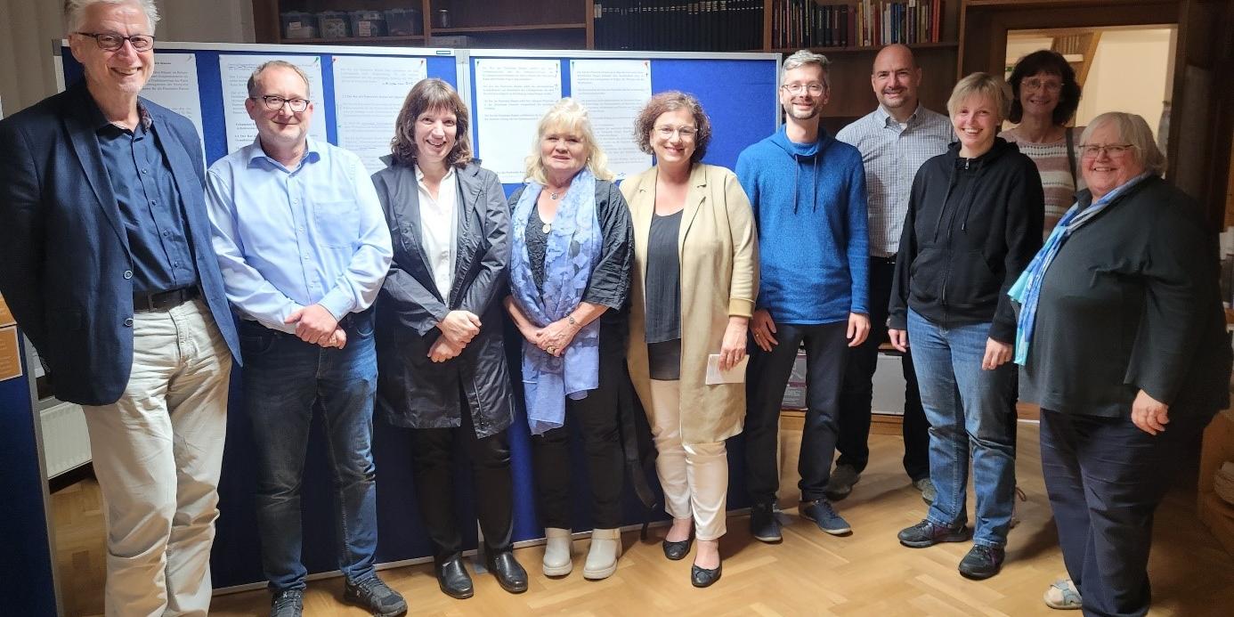 Der Rat des Pastoralen Raumes Günther Greb, Andreas Moreth, Myriam Hensel, Martina Plenz-Günster, Ilona Besha, Stefan Godderis, Mathias Liesch, Andrea Kaefer, Ute Sprengnöder, Anna Schmitz. Foto: Pastoraler Raum Simmern (c) Pastoraler Raum Simmern Der Rat des Pastoralen Raumes Günther Greb, Andreas Moreth, Myriam Hensel, Martina Plenz-Günster, Ilona Besha, Stefan Godderis, Mathias Liesch, Andrea Kaefer, Ute Sprengnöder, Anna Schmitz. Foto: Pastoraler Raum Simmern