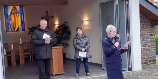 in Liebshausen wurde die Gräbersegnung von Ehrenamtlichen durchgeführt