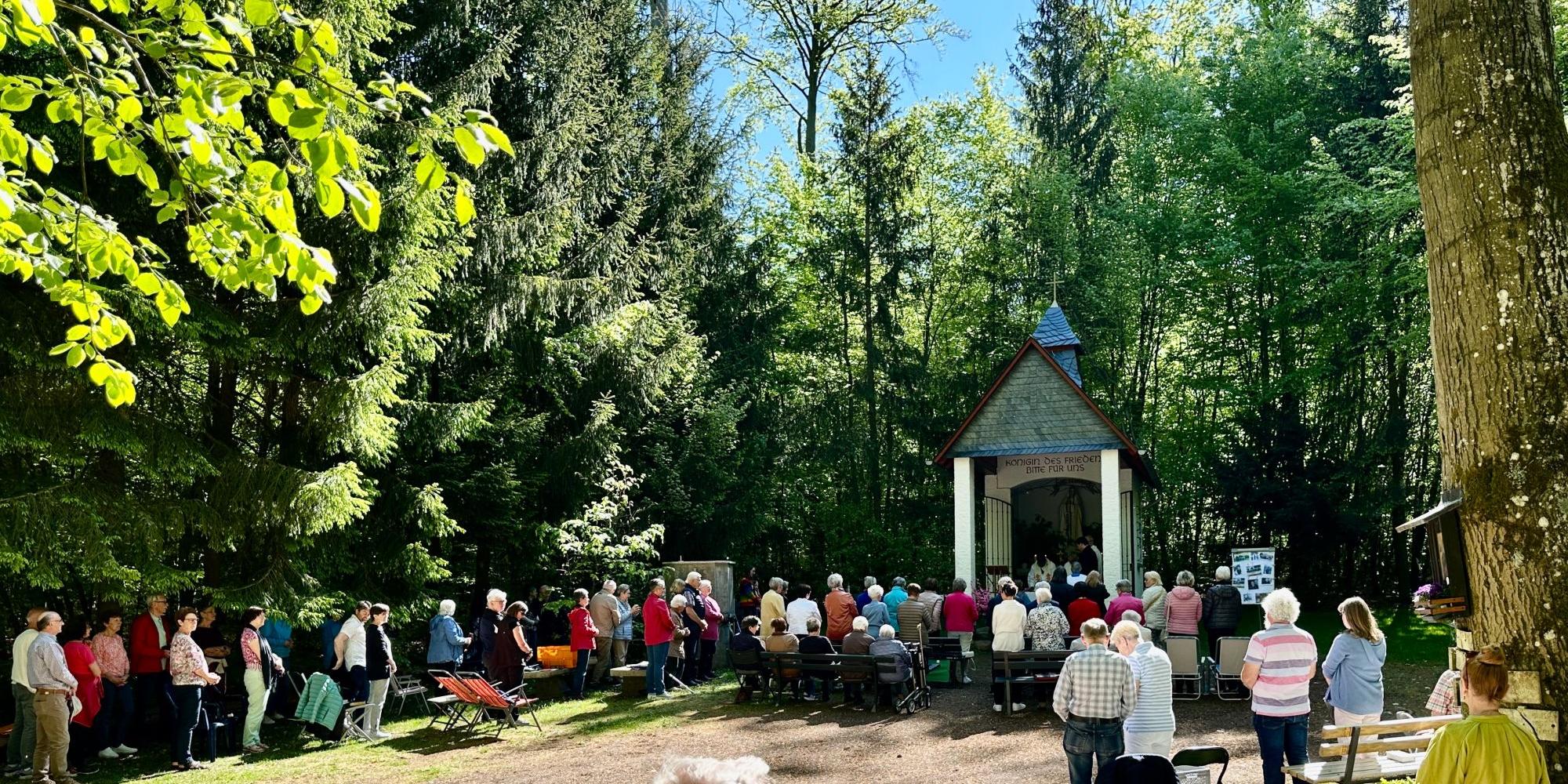 Viele Gläubige gedachten Pfarrer Thomas Schneider