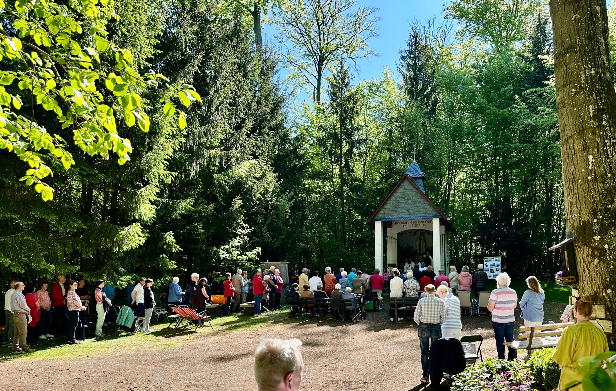 Viele Gläubige gedachten Pfarrer Thomas Schneider