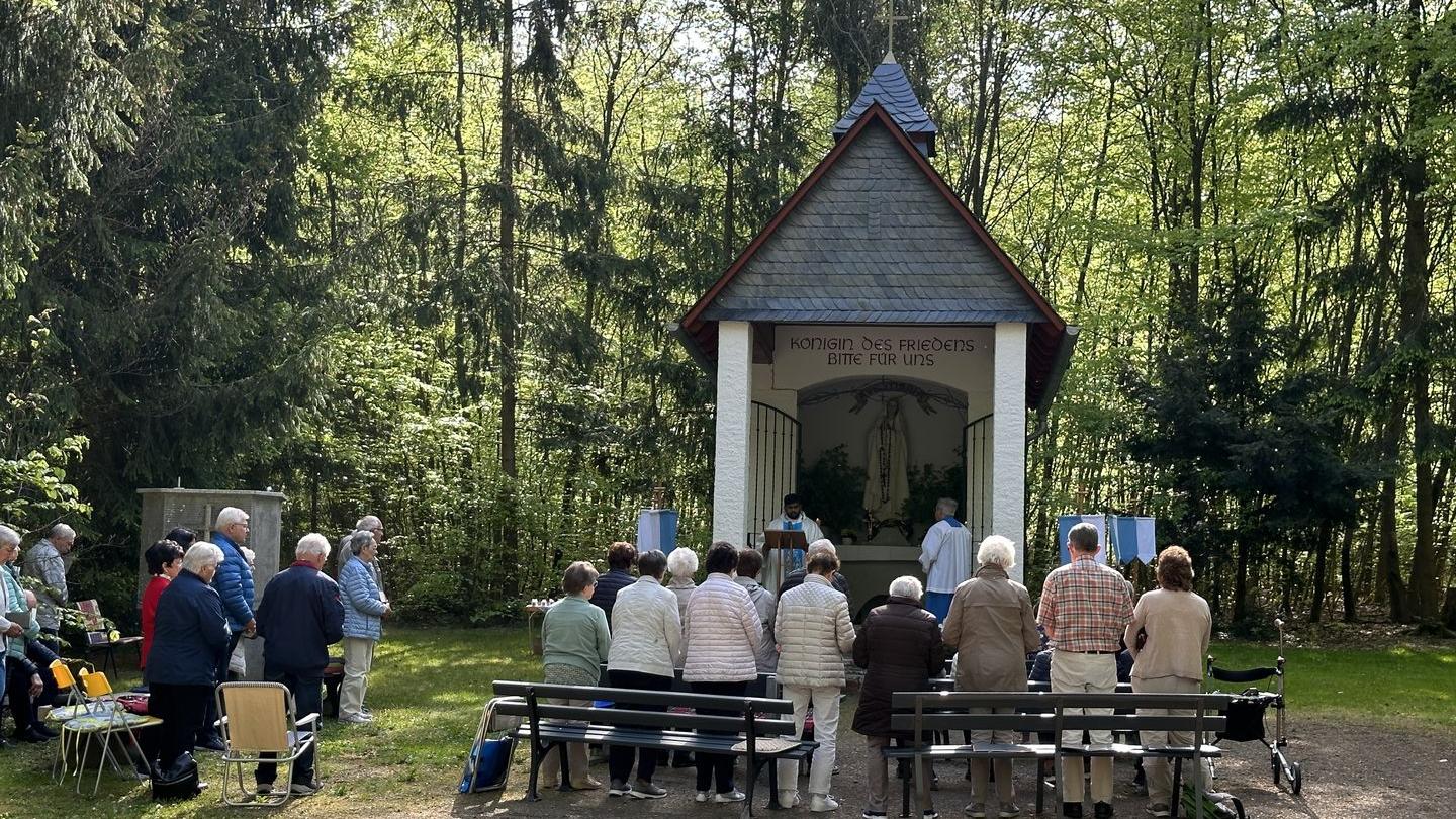 Messe an der Waldkapelle auch im Gedenken an Thomas schneider
