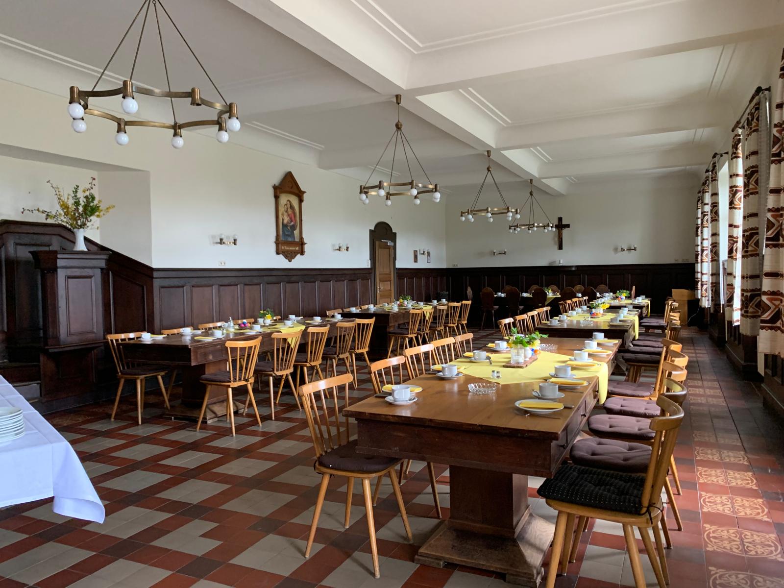 viele Helferinnen und Helfer bereiteten diesen Tag mit vor