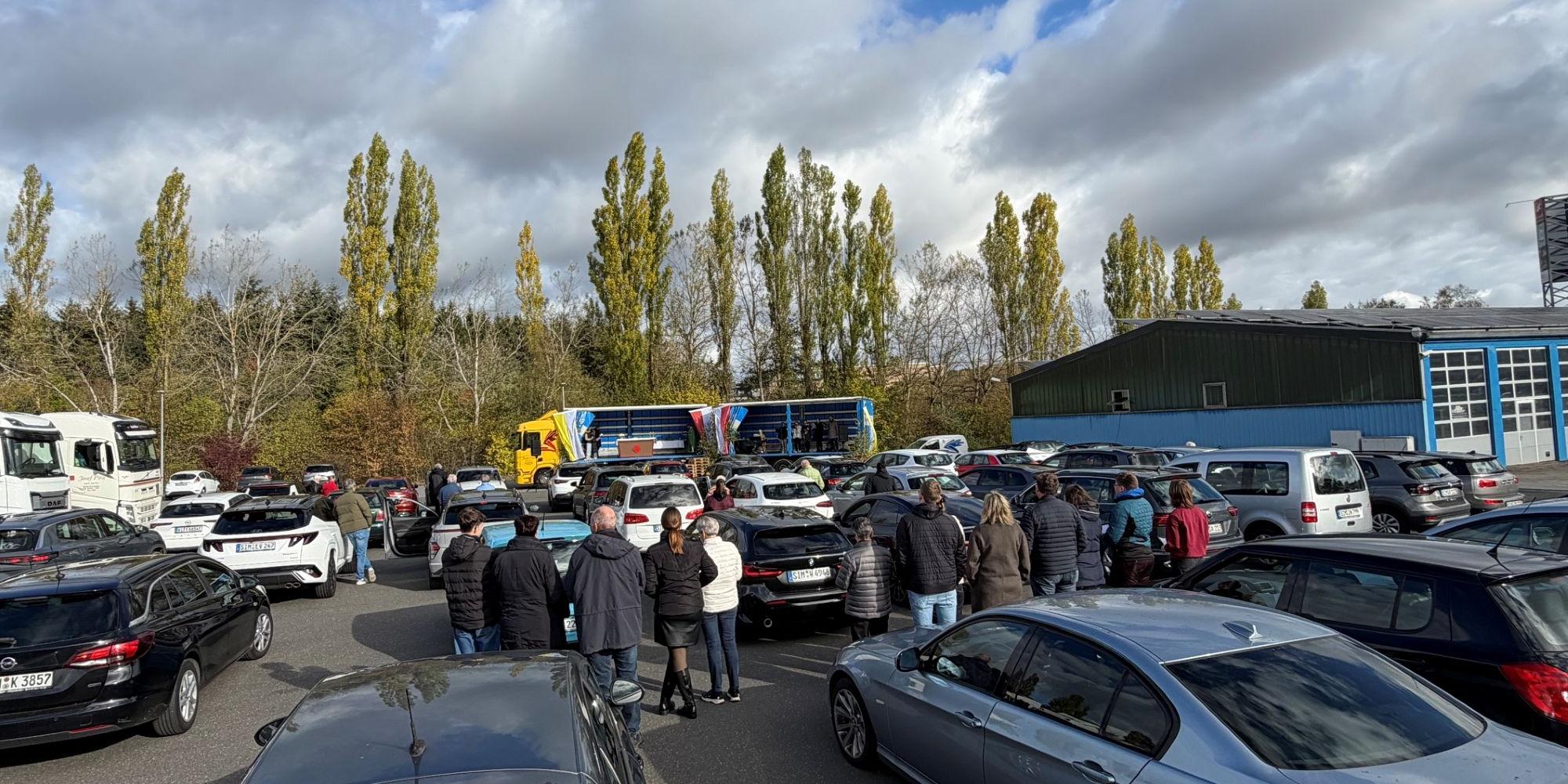 in Rheinböllen fand wieder ein Autogottesdienst statt (c) Josef Karl in Rheinböllen fand wieder ein Autogottesdienst statt