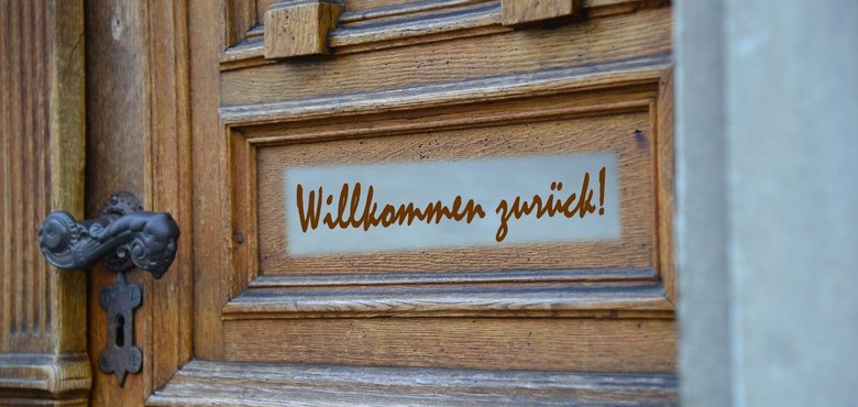 in_die_Kirche_eintreten