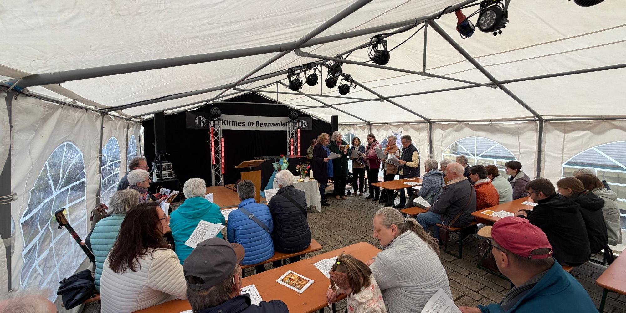viele Gottesdienstbesucher folgten der Einladung zum ersten Kirmesgottesdienst in Benzweiler