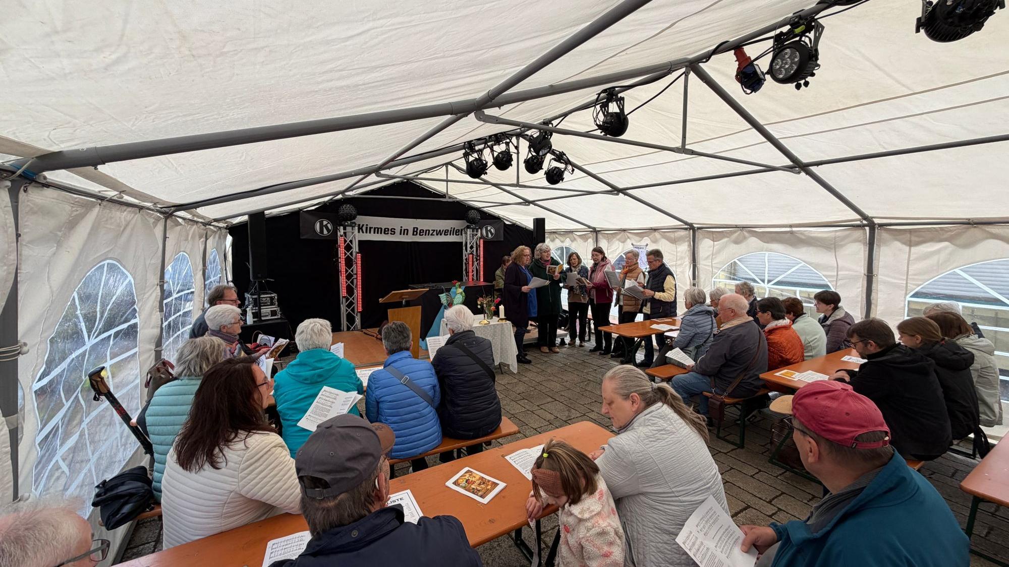 viele Gottesdienstbesucher folgten der Einladung zum ersten Kirmesgottesdienst in Benzweiler