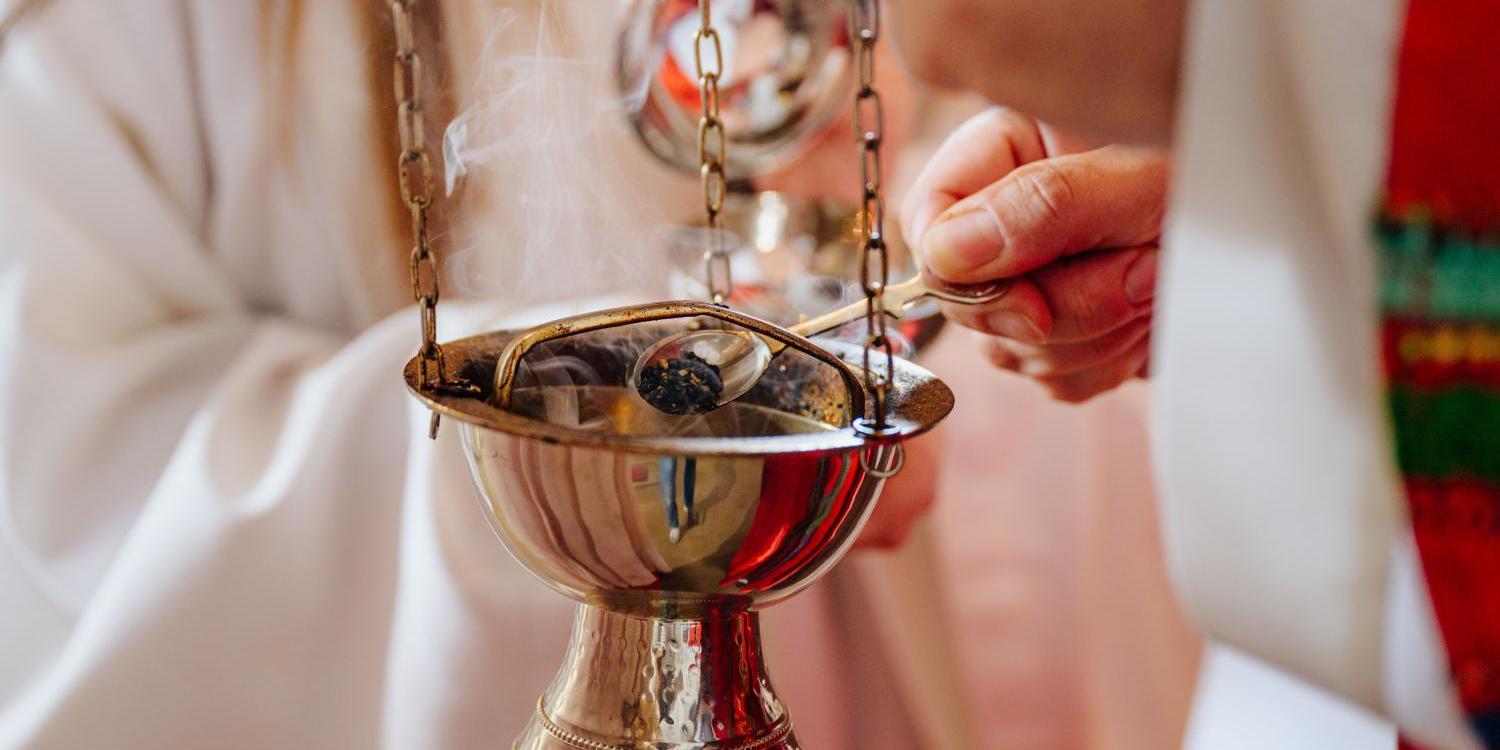 St. Lydia benutzt in ihren Festgottesdiensten eigenen Weihrauch