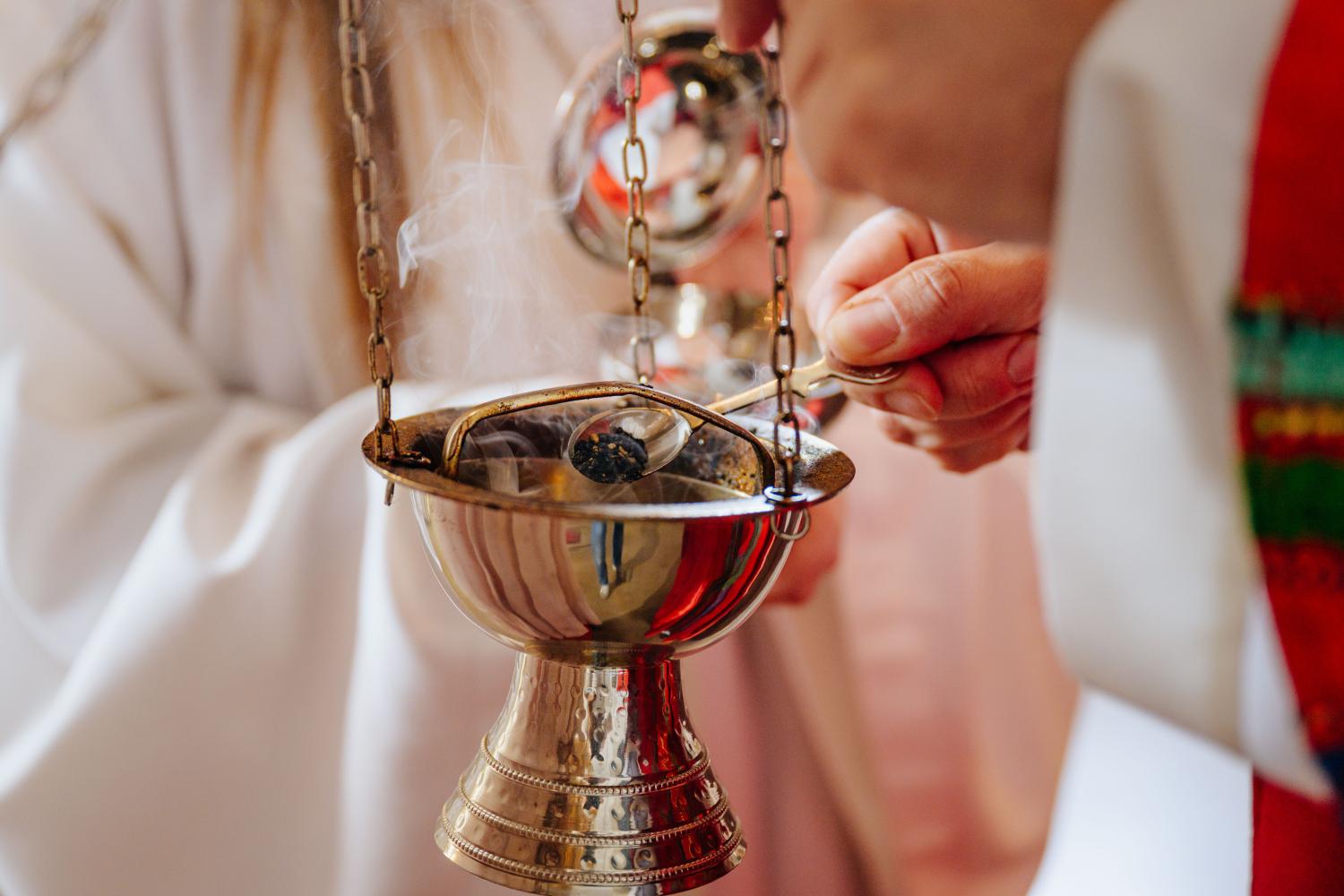 St. Lydia benutzt in ihren Festgottesdiensten eigenen Weihrauch