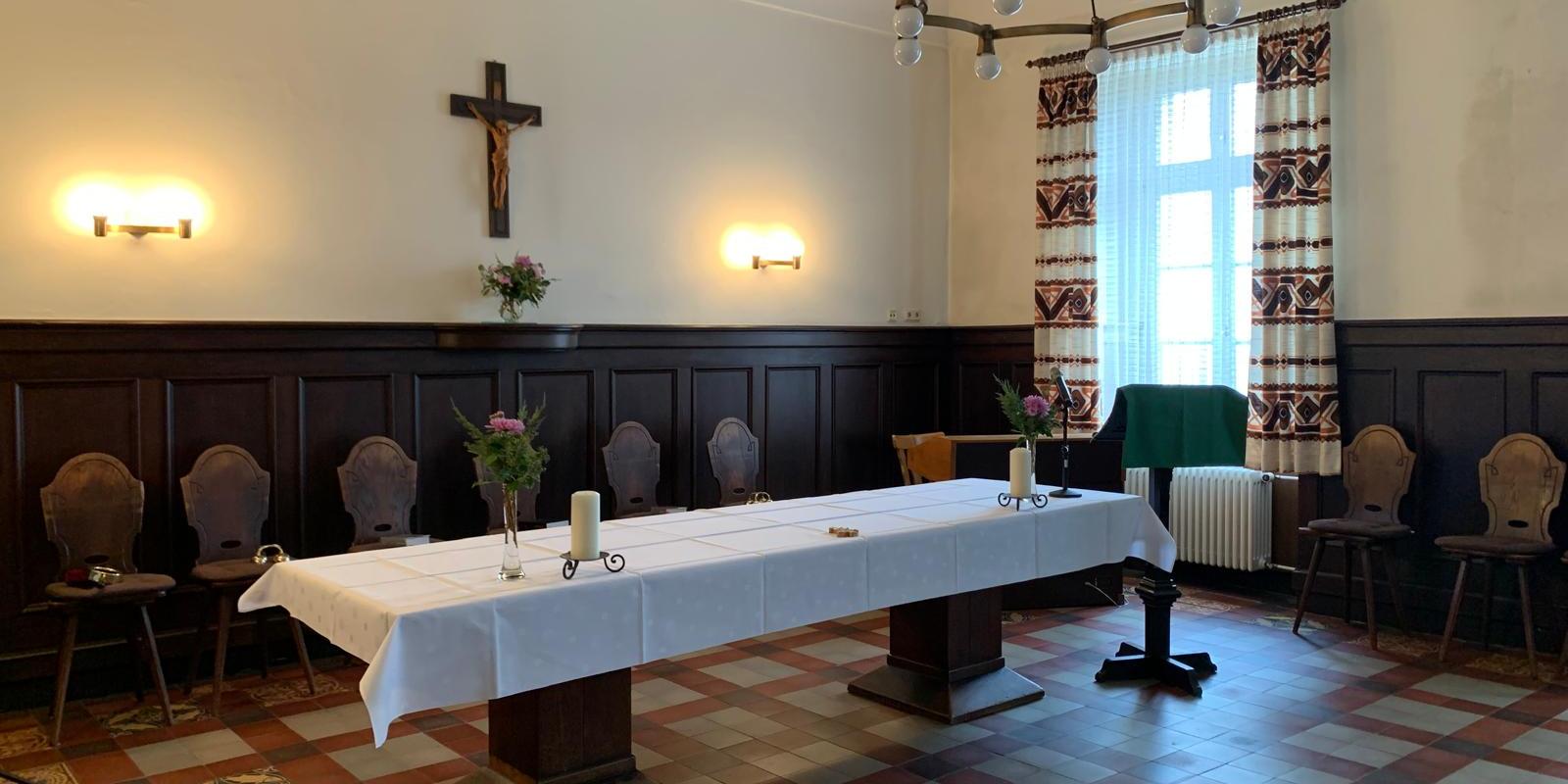 wo früher die Patres sich versammelten feiern wir Heilige Messe